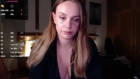 Snapshot of wet_lana chatting on October 8, 6:38 pm Lana online show from October 8, 6:38 pm
