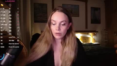 Lana online show from November 17, 8:47 pm