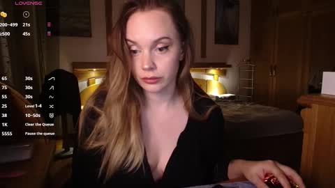 Lana online show from November 19, 9:15 pm