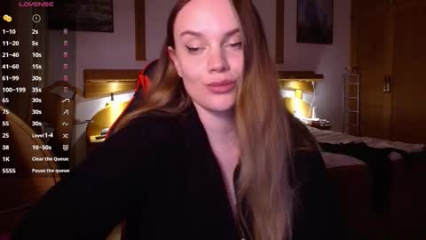 Lana online show from March 3, 7:42 pm