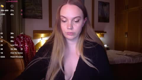 Lana online show from April 22, 7:37 pm