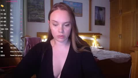 Lana online show from April 29, 4:22 pm