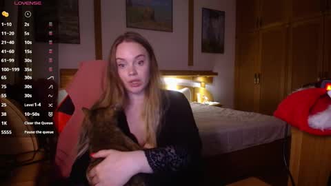 Lana online show from May 5, 8:39 pm