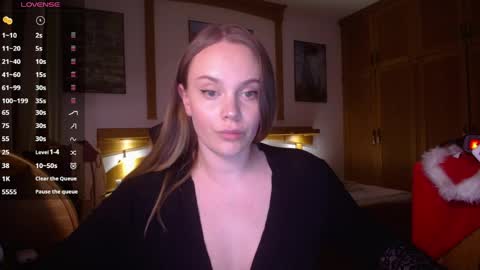 Lana online show from May 6, 7:08 pm