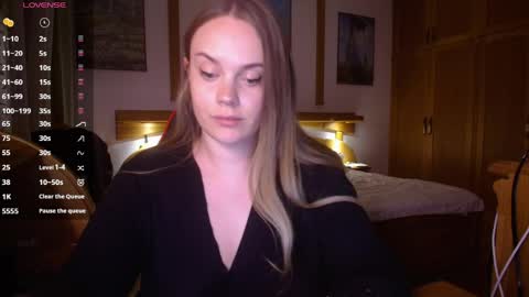 Lana online show from May 12, 8:28 pm