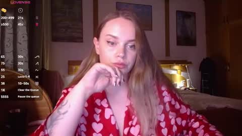 Snapshot of wet_lana chatting on June 23, 8:18 pm Lana online show from June 23, 8:18 pm