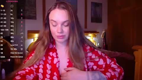 Snapshot of wet_lana chatting on July 1, 8:52 pm Lana online show from July 1, 8:52 pm