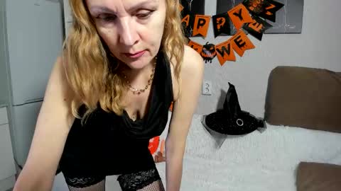 Snapshot of wet_milff chatting on October 23, 7:29 am Alise online show from October 23, 7:29 am
