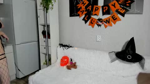 Snapshot of wet_milff chatting on October 24, 7:27 am Alise online show from October 24, 7:27 am