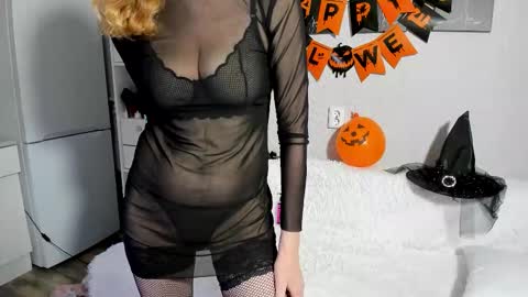 Snapshot of wet_milff chatting on November 1, 7:32 am Alise online show from November 1, 7:32 am