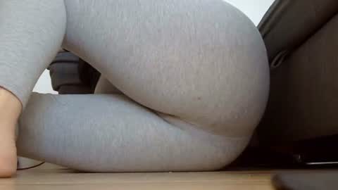 wet_pants2022 online show from September 18, 7:10 am