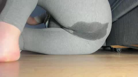 wet_pants2022 online show from May 9, 9:31 pm