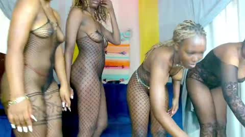 Snapshot of wet_princess1 chatting on April 7, 8:15 am NAYA online show from April 7, 8:15 am