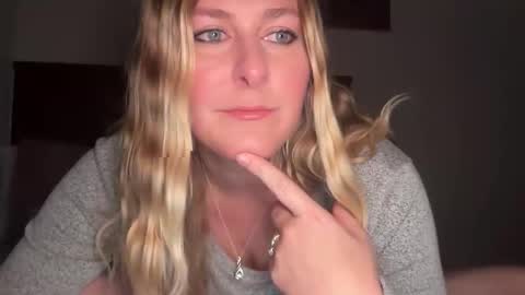 Snapshot of wet_scarlett72 chatting on October 29, 12:35 am Scarlett online show from October 29, 12:35 am