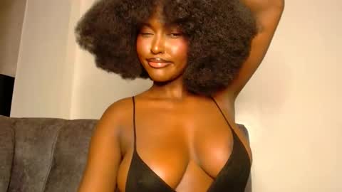 Snapshot of wet_wife_material chatting on January 11, 11:02 pm Macey online show from January 11, 11:02 pm