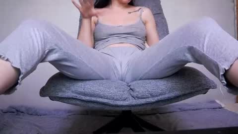 Beatrice Moan from LovenseWet from Tip MenuOpen for Private online show from May 15, 9:44 pm