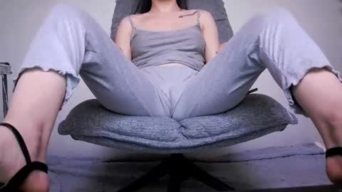 Beatrice Moan from LovenseWet from Tip MenuOpen for Private online show from May 17, 9:44 pm