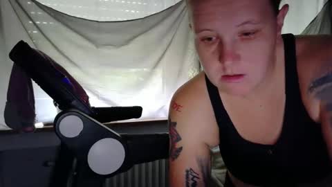 Snapshot of wetgerman2 chatting on September 23, 9:56 am Wetgerman online show from September 23, 9:56 am