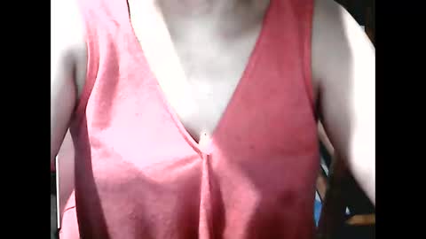 Snapshot of wethornypussy4u chatting on November 17, 12:38 am wethornypussy4u online show from November 17, 12:38 am