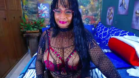 Snapshot of wethotass chatting on February 25, 7:51 am gina online show from February 25, 7:51 am