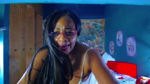 Snapshot of wethotass chatting on March 8, 2:04 am gina online show from March 8, 2:04 am