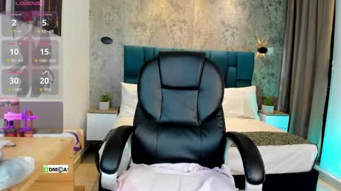 Jessica  online show from April 3, 2:09 am