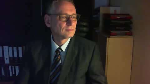 Snapshot of wetsuitedman chatting on December 30, 2:19 pm Franz online show from December 30, 2:19 pm