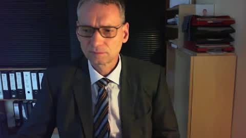 Snapshot of wetsuitedman chatting on January 4, 12:38 pm Franz online show from January 4, 12:38 pm