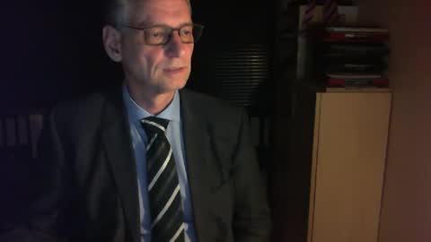 Snapshot of wetsuitedman chatting on February 13, 4:28 pm Franz online show from February 13, 4:28 pm