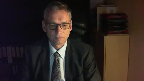 Snapshot of wetsuitedman chatting on March 11, 5:46 pm Franz online show from March 11, 5:46 pm