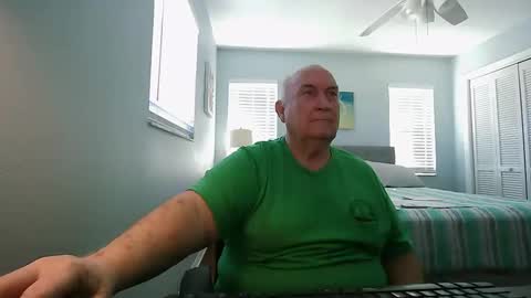 Snapshot of wfs2946 chatting on December 16, 3:32 pm wfs2946 online show from December 16, 3:32 pm