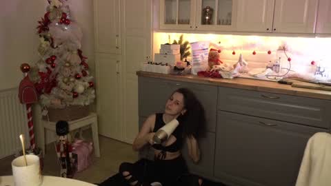 Snapshot of whats_her_name chatting on December 30, 5:55 pm Victoria Maria online show from December 30, 5:55 pm