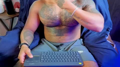 Snapshot of wheleer_green chatting on May 9, 10:37 pm Will online show from May 9, 10:37 pm