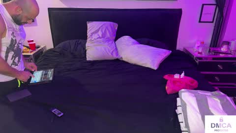 Snapshot of whenhotmeetssexy chatting on February 16, 8:21 am Hot 2 online show from February 16, 8:21 am