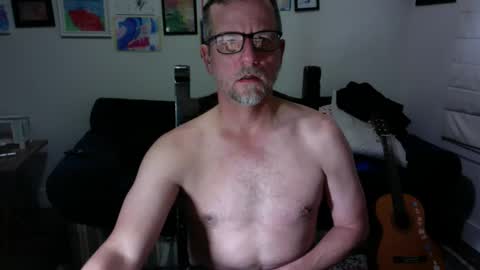 Snapshot of whicks358902 chatting on December 5, 6:33 am whicks358902 online show from December 5, 6:33 am