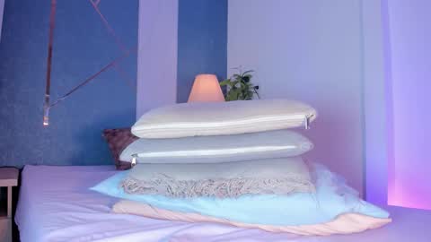 Snapshot of whiite_snow_ chatting on March 27, 9:58 pm Sara online show from March 27, 9:58 pm