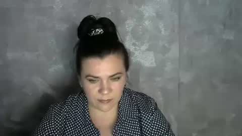 white__queen_ online show from June 9, 8:15 am