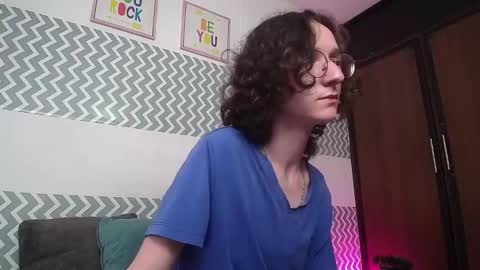 Snapshot of white_king4 chatting on October 6, 2:47 pm white_king4 online show from October 6, 2:47 pm