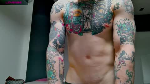 Snapshot of white_king999 chatting on October 20, 2:45 am Max online show from October 20, 2:45 am