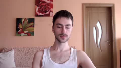Snapshot of white_sport chatting on June 4, 11:38 am Tom online show from June 4, 11:38 am