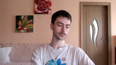 Snapshot of white_sport chatting on June 13, 11:52 am Tom online show from June 13, 11:52 am