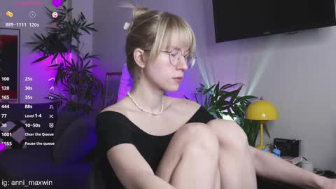 Snapshot of whiteanni chatting on February 6, 1:38 am Anita online show from February 6, 1:38 am