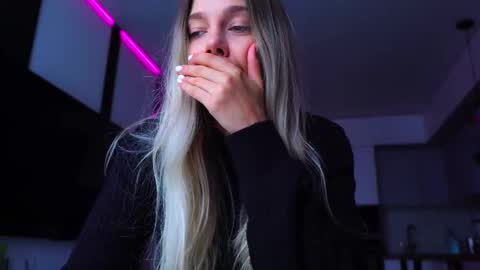 Kate  online show from October 26, 7:14 am