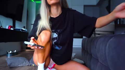 Kate  online show from October 27, 5:55 am