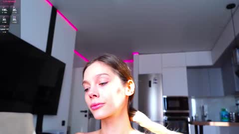 Kate  online show from November 27, 7:32 am