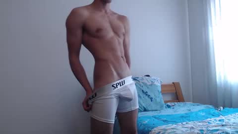 Snapshot of whiteboymask chatting on February 26, 7:16 pm Whiteboymask online show from February 26, 7:16 pm