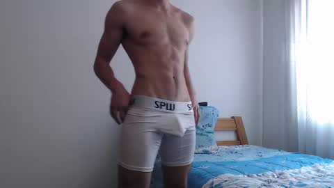 Snapshot of whiteboymask chatting on March 7, 4:00 pm Whiteboymask online show from March 7, 4:00 pm