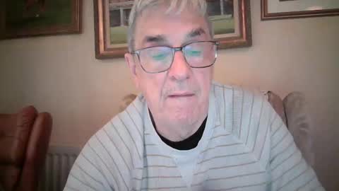 Snapshot of whitebriefs009 chatting on September 28, 7:36 am whitebriefs009 online show from September 28, 7:36 am