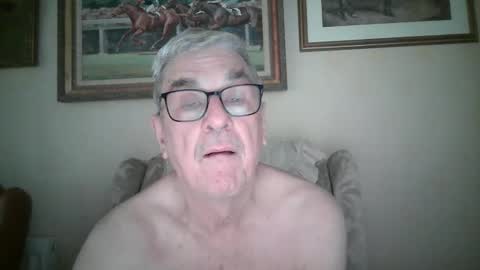 Snapshot of whitebriefs009 chatting on December 21, 9:38 am whitebriefs009 online show from December 21, 9:38 am