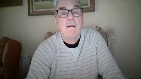 Snapshot of whitebriefs009 chatting on December 22, 10:01 am whitebriefs009 online show from December 22, 10:01 am